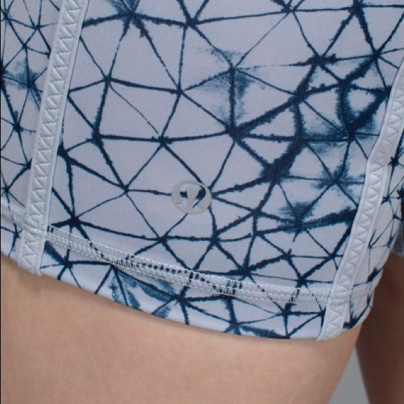 NWT LULULEMON PEDAL PACE SHORT STAR NAVY - Size 4 - Picture 5 of 8